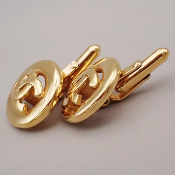 CHANEL CC Logo Round Cufflinks Gold-Plated GHW Accessory 62RL074 - Picture 9 of 11